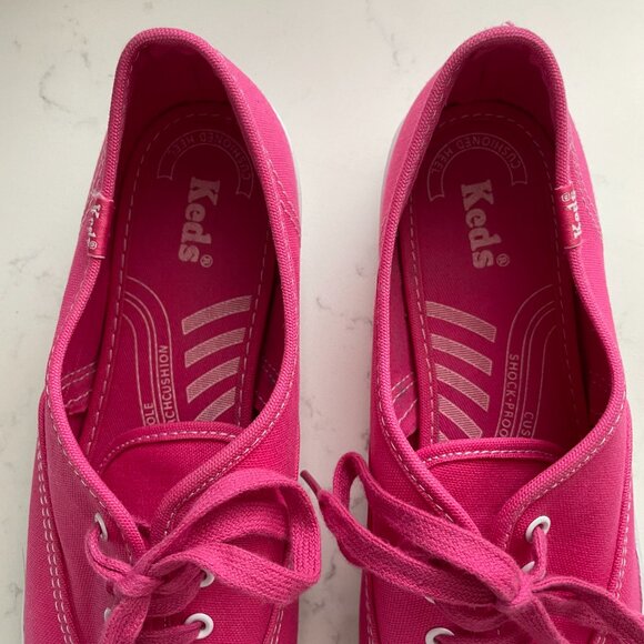 Keds Casual Canvas Dream Foam Lace Up Lo Cut Sneakers Bold Pink + White Sz 9 - Picture 4 of 11